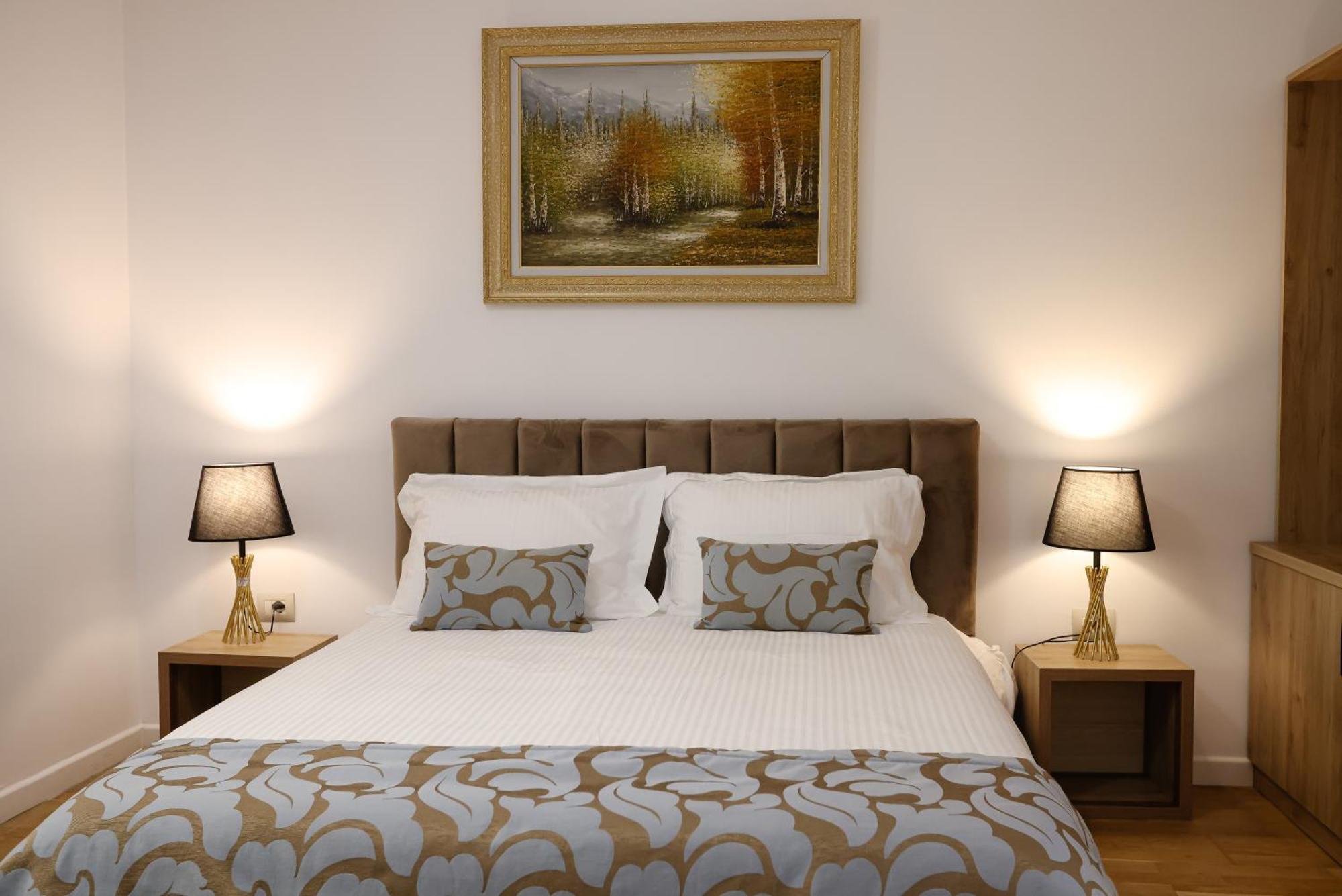 Vila Ferdinand Modern Rooms In Tirana'S Center Room photo
