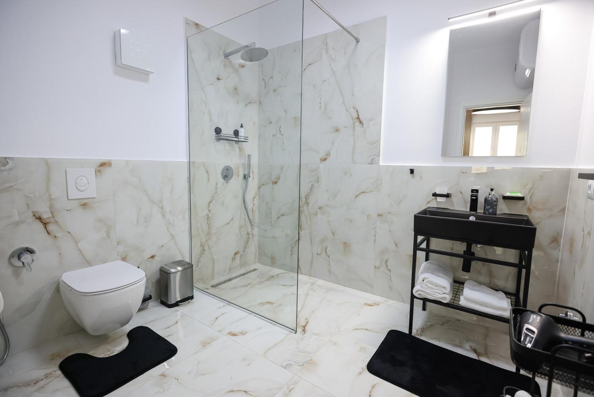 Vila Ferdinand Modern Rooms In Tirana'S Center Room photo